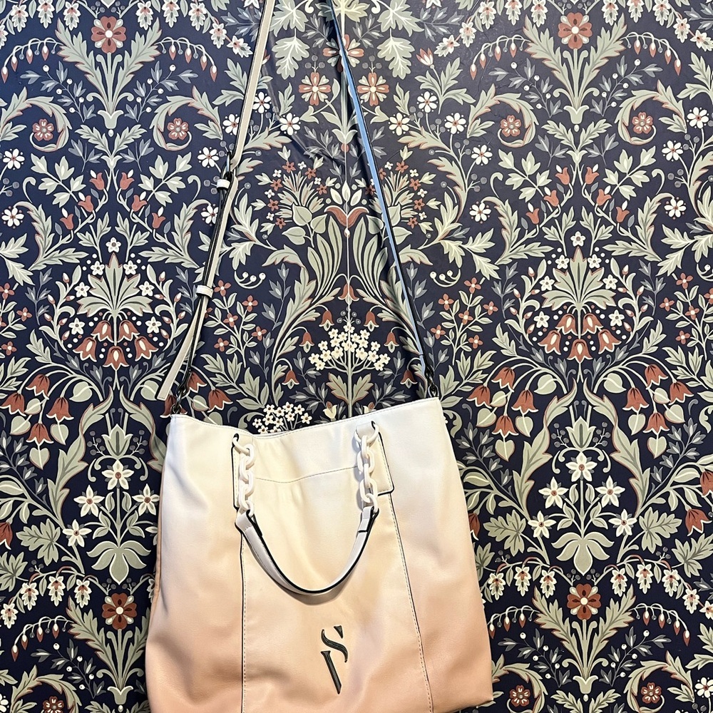 Vera Wang Elegant Cream and Black Tote - Picture 5 of 10